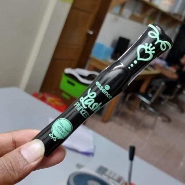 Essence mascara Water proofe long lasting